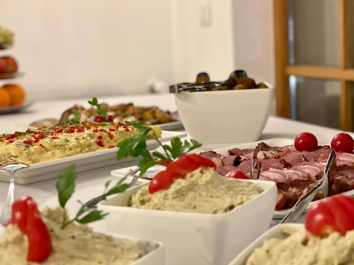 Pensiunea Coronita Vişeu de Sus Екстериор снимка